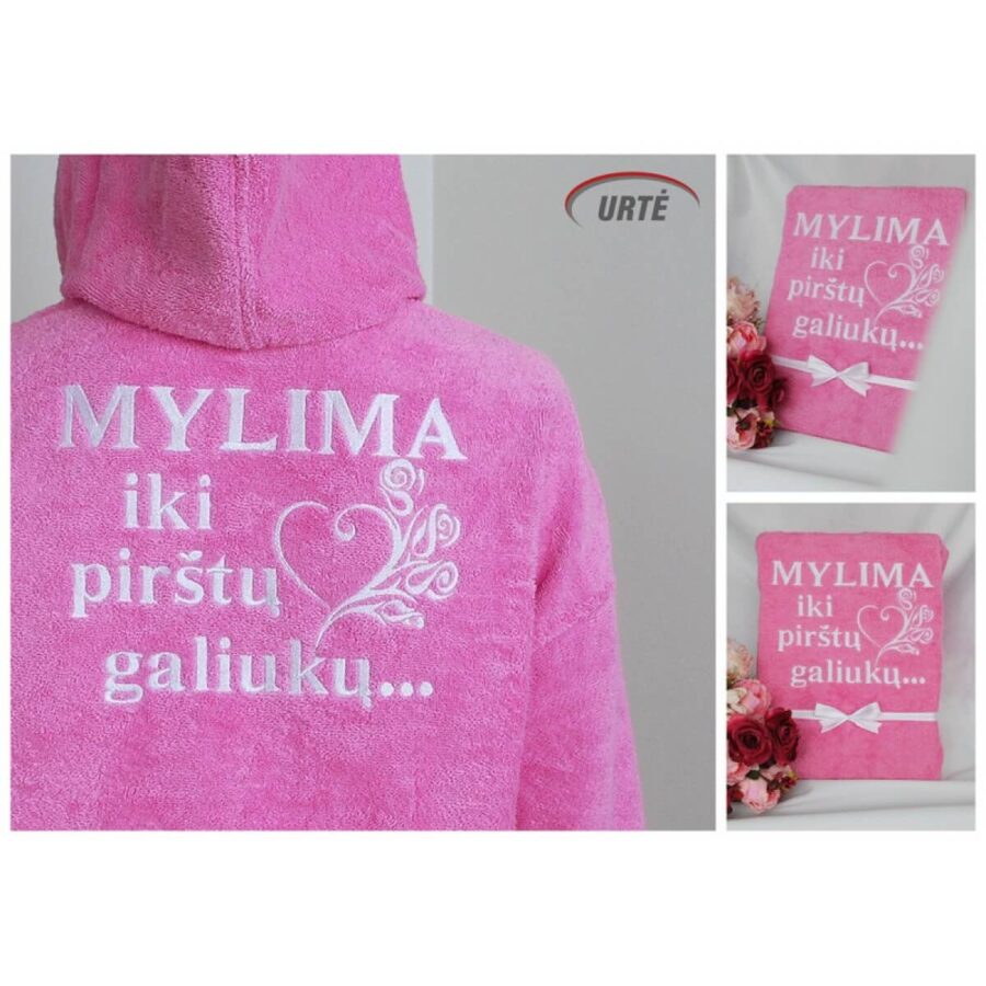 siuvinėtas-chalatas-tekstas-inicialai-medvilninis-minkstas-rozinis Siuvinėtas chalatas "Rožių širdis"